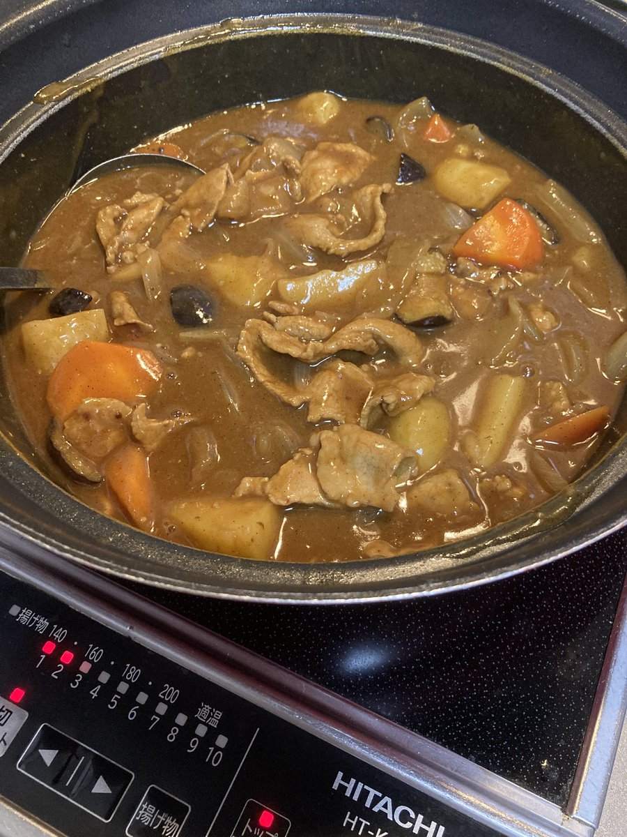 普段あまりカレーを食べないのですが、
家族のためにカレーを作る。

正直見よう見真似