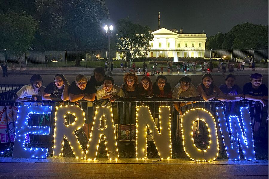 Happy Monday!  

Reminder that the Equal Rights Amendment is fully ratified.  #ERAnow

Pass it on!