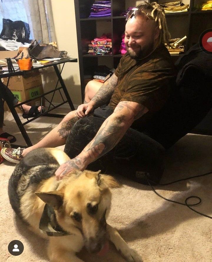 Love this pic of Windham 😃⭕️

#BrayWyatt #TheWyattOG #Smackdown #Raw #WWE #UncleHowdy #RevelInWhatYouAre #TheFiend #RIPBrayWyatt #WindhamRotunda
