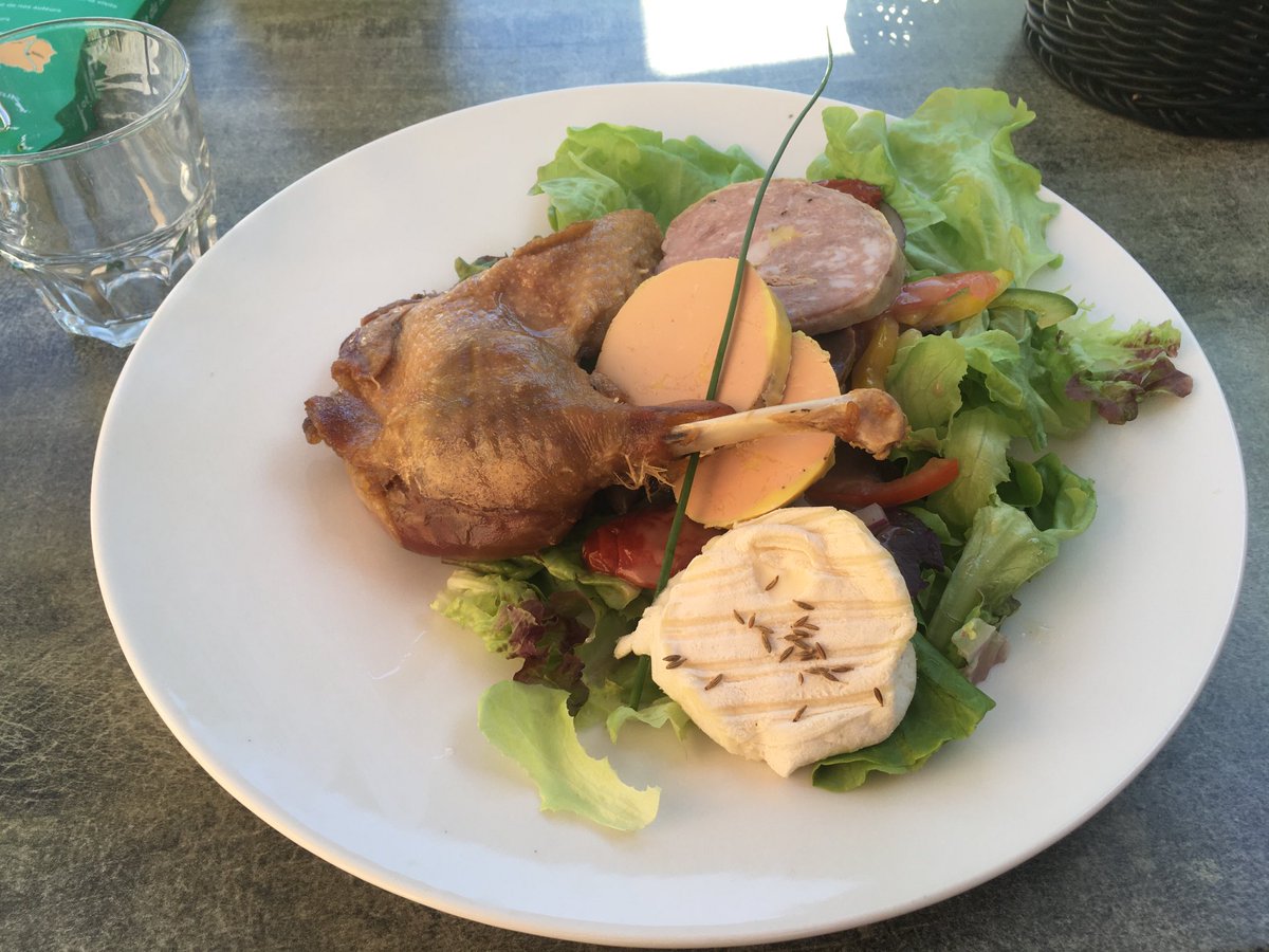 Ce midi je vais faire léger ce sera juste une salade…