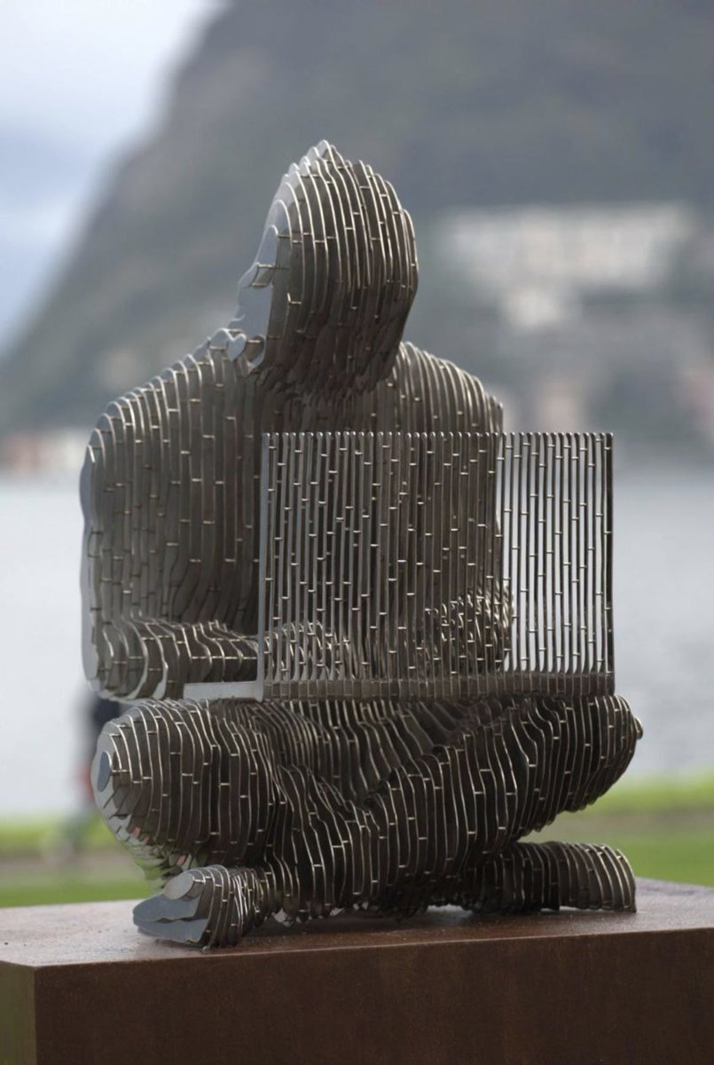 As I state in the petition, this statue,just like Bitcoin,is a symbol of individual freedom, financial independence, and the right to privacy,values that are deeply rooted in traditional Swiss principles. chng.it/xJTPD4MnBx