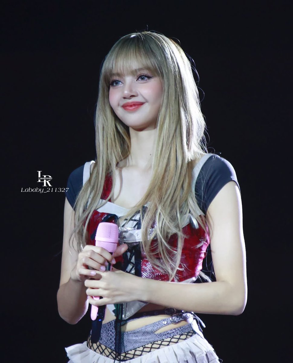 Barbiecore? No. Lisa-core.