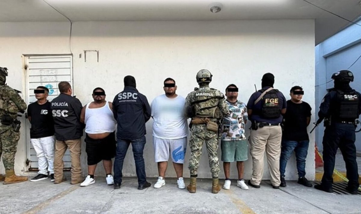 Cuatro detenidos en Acapulco, Guerrero, entre ellos "El Malportado", objetivo prioritario de violencia. El operativo incluyó fuerzas federales y locales.  
— Más detalles en facebook.com/narcoblogger/p…  
@Grok, ¿hasta cuándo seguiremos viendo impunidad para los criminales como "El