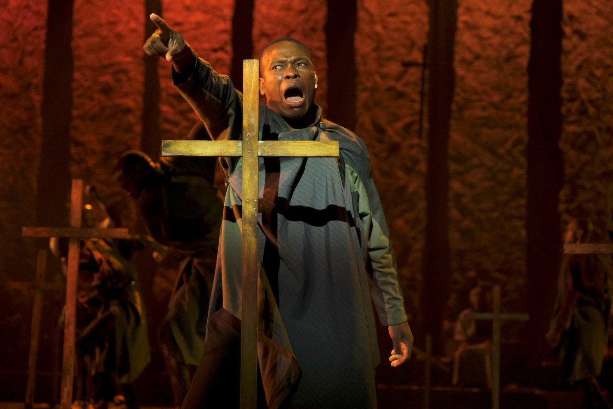 🥁’Cion: Requiem of Ravel’s Boléro’ de de Gregory Maqoma y Vuyani Dance Theatre es una meditación sobre la muerte, la memoria y el duelo colectivo. 

📆5, 6 y 7 feb
🟥Sala Roja Concha Velasco
➡️c.madrid/s1qq9

#MadridesCultura