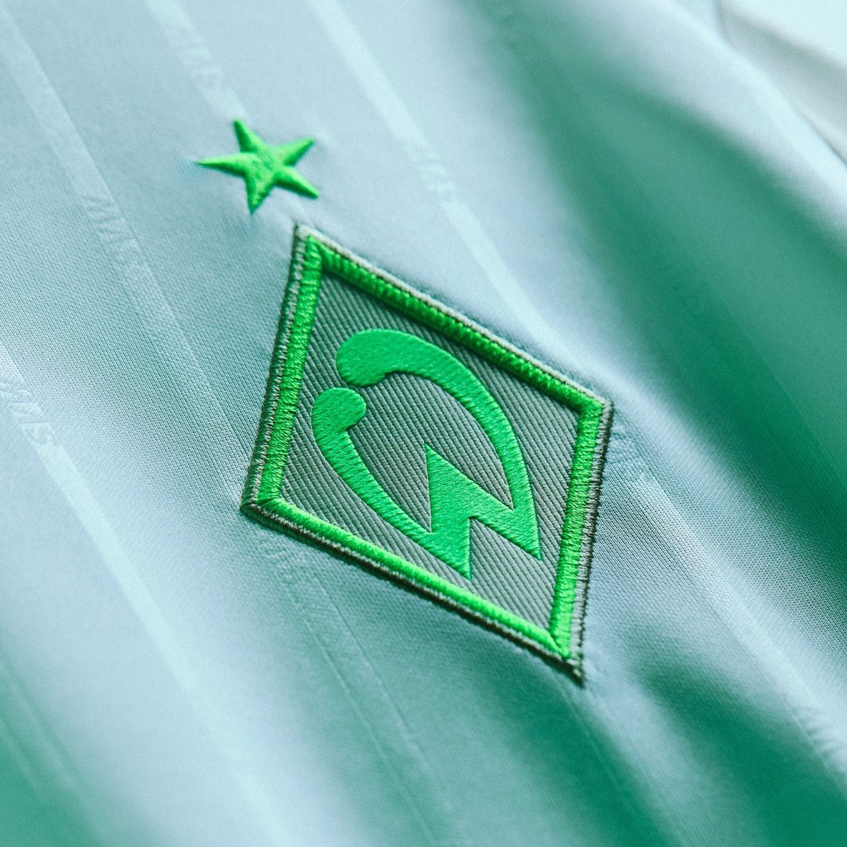 The Shirt Union (@theshirtunion) on Twitter photo ⬜️| <a href="/werderbremen/">SV Werder Bremen</a> Away 25/26
Inspired by the neon lights of Bremen's nightlife and the lights of away trips.
The subtle pinstripes with the ‘SVW’ incorporated into them are wonderful 👌 ⬜️| <a href="/werderbremen/">SV Werder Bremen</a> Away 25/26
Inspired by the neon lights of Bremen's nightlife and the lights of away trips.
The subtle pinstripes with the ‘SVW’ incorporated into them are wonderful 👌