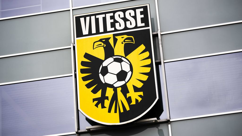 Zo'n commissie bij de #KNVB die dan even een meer dan 100 jaar oud instituut als #Vitesse uitgumt. True: de passanten binnen het bestuur van die club hebben er een zooitje van gemaakt. Maar moeten dan de passanten in zo'n commissie de club wegvagen? Kom op KNVB, dit kan anders!