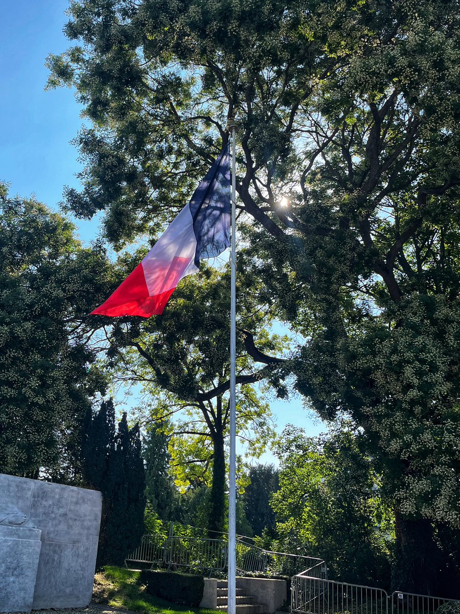 Bisous, France. À bientôt. ❤️