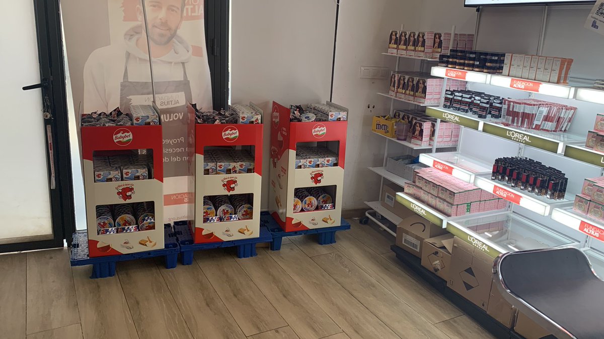 ¡Gracias a la famosa <a href="/belcorporate/">Bel Group</a> por su generosidad!

📦 Han donado 9 toneladas de queso (¡35 palets!) a Fundación Altius para nuestros beneficiarios.

Un gesto que alimenta y transforma 💛 AGRADECIDOS.

#Solidaridad #Donación #GrupoBell #FundaciónAltius