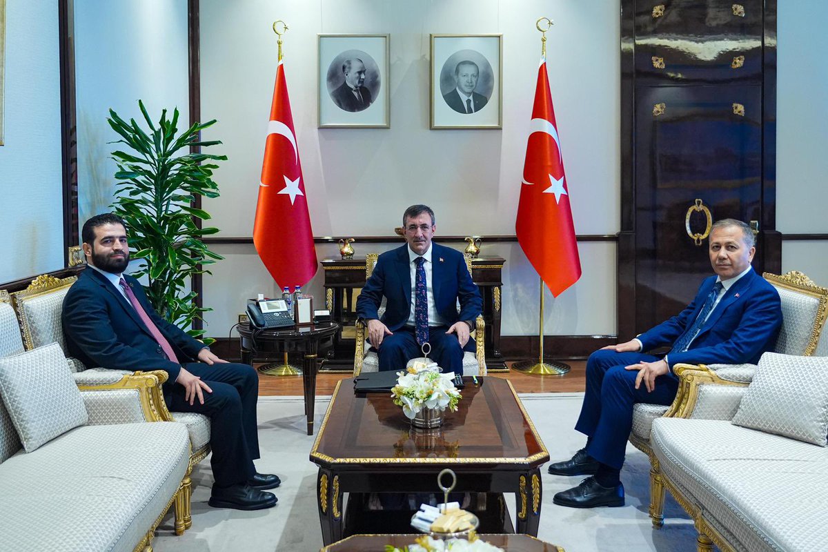 Ali Yerlikaya (@aliyerlikaya) on Twitter photo Cumhurbaşkanı Yardımcımız Sayın <a href="/_cevdetyilmaz/">Cevdet Yılmaz</a> Cumhurbaşkanlığı Külliyesi’nde Suriye İçişleri Bakanı Enes Hattab ile birlikte bizi kabul etti. Cumhurbaşkanı Yardımcımız Sayın <a href="/_cevdetyilmaz/">Cevdet Yılmaz</a> Cumhurbaşkanlığı Külliyesi’nde Suriye İçişleri Bakanı Enes Hattab ile birlikte bizi kabul etti.