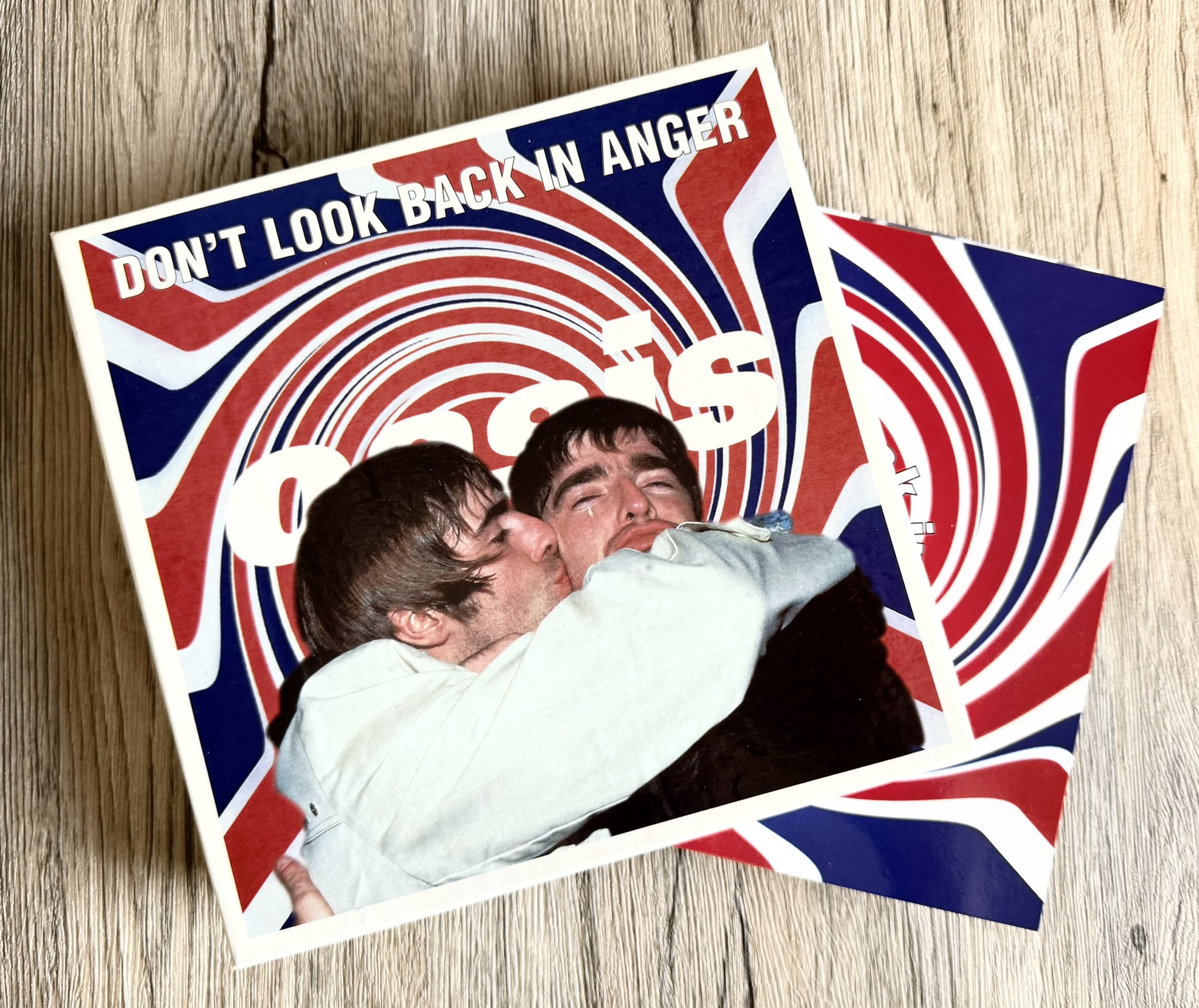 oasis DON'T LOOK BACK IN ANGER ボックスCD限定盤 oasis DON'T LOOK BACK IN ANGER ボックスCD限定盤 Amazon.co.jp