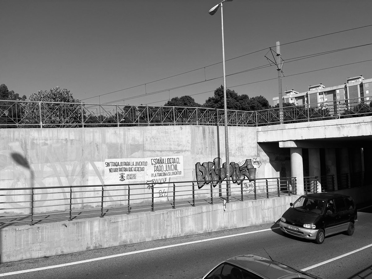Sin trabajo para la juventud, no hay patria que heredar. 

Queremos un futuro para los jóvenes, para formar familias y crear una patria fuerte.

Alicante 📍