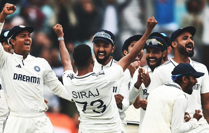 upuknews1's tweet image. #BREAKING: India beat England by six runs at The Oval. One of Test cricket’s most remarkable comebacks to draw series 2‑2.
#OvalTest #India #englot #englandvsindia #indiavsengland