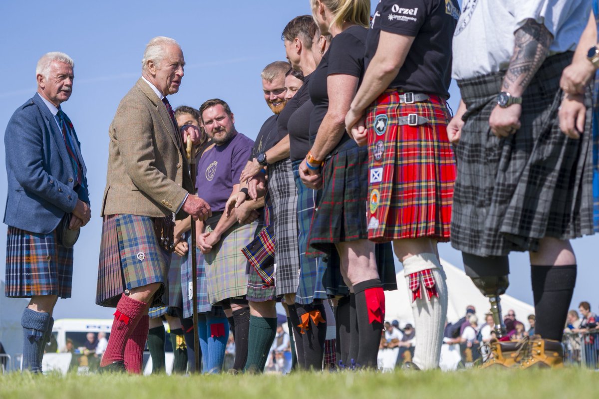 RoyalFamily tweet picture