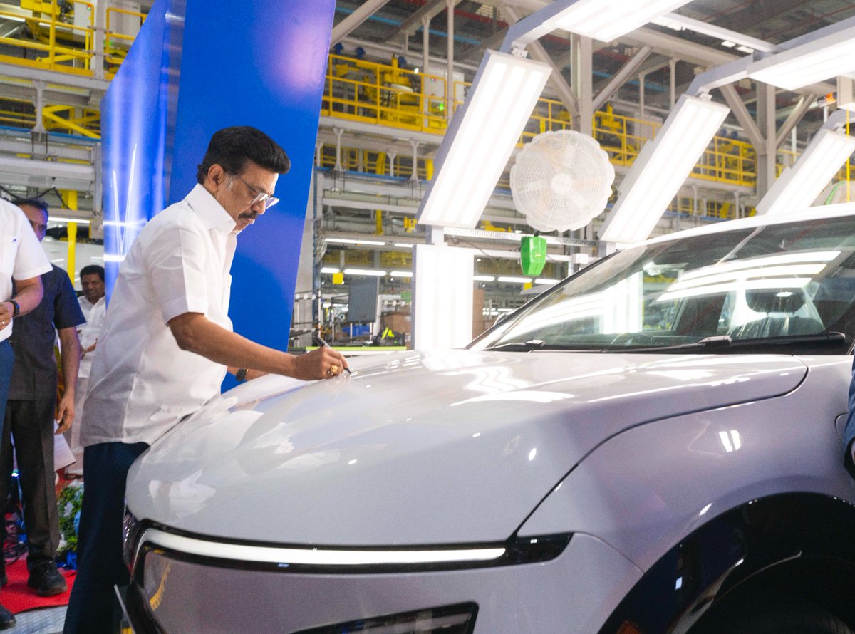 VinFastIN's tweet photo. #VinFast today officially inaugurated its electric vehicle (EV) assembly plant at the SIPCOT Industrial Park in Thoothukudi, Tamil Nadu, India. This milestone marks a major step in VinFast’s global expansion, reinforcing the company’s long-term commitment to the world’s third-largest automobile market and underscoring VinFast’s confidence in India’s strategic role in the future of the global EV industry.

#VinFastIndia #VinFastIndiaPlant #FirstCarRollOut #VinFastVF7 #VinFastVF6 #DesignYouCanFeel #ElectricCar #EVCar #ManufacturingPlant #PlantOpening #VF7 #VF6
