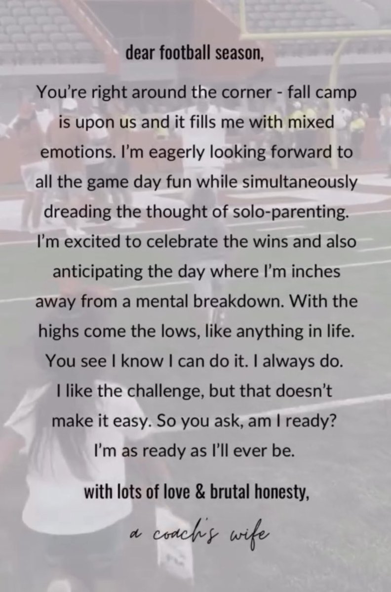 ❤️💙🐾🏈 #dearfootballseason #nextyearishere #fridaynightwives #coachwifelife