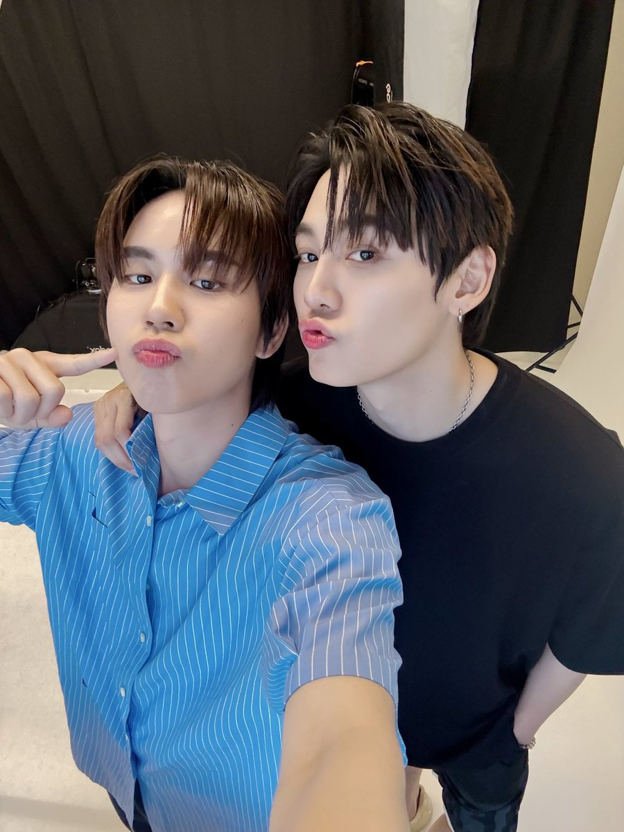 BounPrem_TH_OFC's tweet photo. ก็แล้วถ้านี่ไม่ใช่คนที่ขี้ขิงที่สุด …

( ให้น้องถือกล้องเซลฟี เพราะจะได้เอามือวางได้ถนัดล่ะสิ่ !!!  👀👀👀 )

#RevampSeries https://t.co/Z3CAe2BJGc