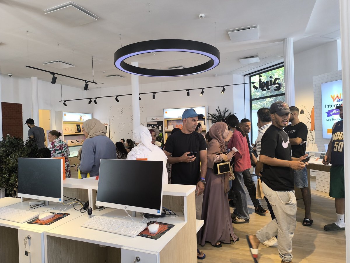 Haithem AMARA (@haithem_amara) on Twitter photo 🎉 Nouveau départ, nouveau défi !🚀✨
Le lancement de notre nouvelle boutique #Sousse_BabBhar 🎉 Un espace repensé, une expérience enrichie, et surtout… un défi encore plus ambitieux 🚀🏆
💪 Cap vers de nouveaux sommets !
<a href="/OrangeTN/">Orange Tunisie</a>
<a href="/RiadhBahri/">Riadh Bahri ®</a> 🎉 Nouveau départ, nouveau défi !🚀✨
Le lancement de notre nouvelle boutique #Sousse_BabBhar 🎉 Un espace repensé, une expérience enrichie, et surtout… un défi encore plus ambitieux 🚀🏆
💪 Cap vers de nouveaux sommets !
<a href="/OrangeTN/">Orange Tunisie</a>
<a href="/RiadhBahri/">Riadh Bahri ®</a>