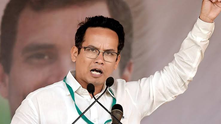 If our government is formed in Assam next year, we'll distribute all the illegally occupied land by Himanta Biswa Sarma and his ministers among the poor.

—Gaurav Gogoi🔥