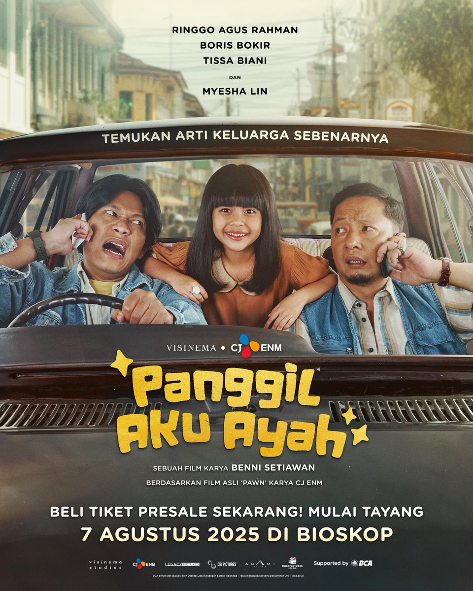 CGV_ID's tweet photo. Awalnya asing, lalu jadi tempat pulang.

Mang Dedi, Mang Tatang, dan Intan perlahan belajar #ArtiKeluargaSebenarnya 

Bukan karena ikatan darah, tapi karena saling menjaga. Bukan karena kewajiban, tapi karena rasa sayang yang tumbuh perlahan.

Di balik keributan kecil yang lucu, ada kehangatan dan cinta yang menyatukan mereka.

Panggil Aku Ayah menjadi pelukan hangat bagi siapa saja yang pernah kehilangan, pernah disayang dalam diam, atau sedang mencari keluarga yang tak selalu terikat darah.

Temukan Arti Keluarga Sebenarnya di Panggil Aku Ayah. Mulai tayang 7 Agustus 2025 di CGV! Beli tiketnya di website atau aplikasi CGV!

#PanggilAkuAyah
#FilmPanggilAkuAyah
#PanggilAkuAyahFilm
#FilmPAA
#SemuaSerudiCGV
