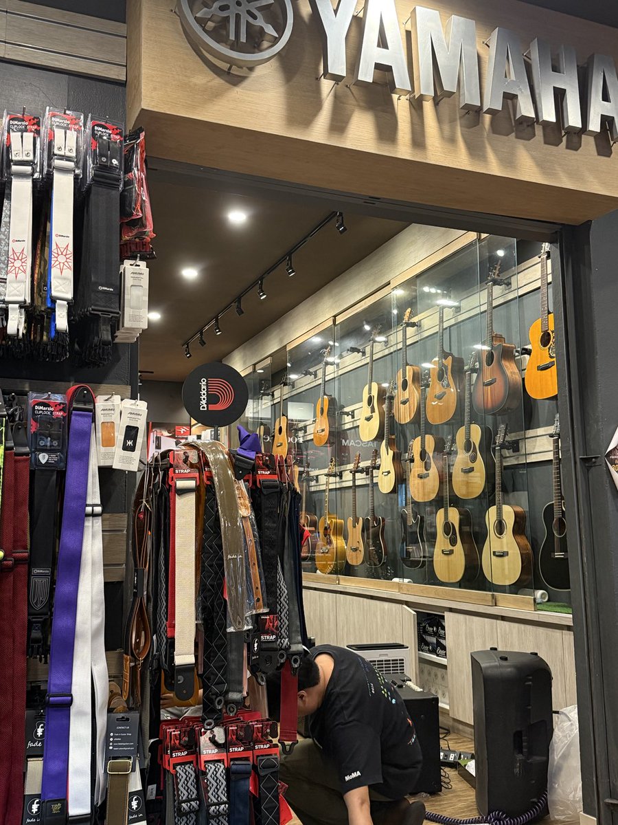 Одоо гитар дарж сурна гэж байх уу?😍🥰