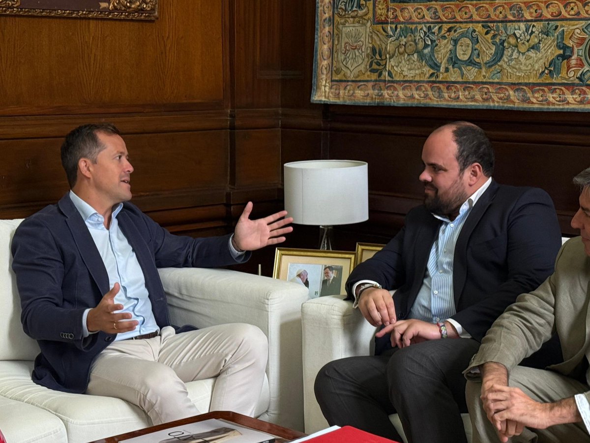 cvelazquezromo's tweet image. ‼️ El caudal del río #Tajo a su paso por #Toledo es insuficiente y nos preocupa su estado actual. Lo hemos abordado con el alcalde de #Aranjuez, Miguel Gómez, reclamando al Gobierno de España que aplique ya los caudales ecológicos que exige la sentencia del Supremo.

✔️ Desde el…