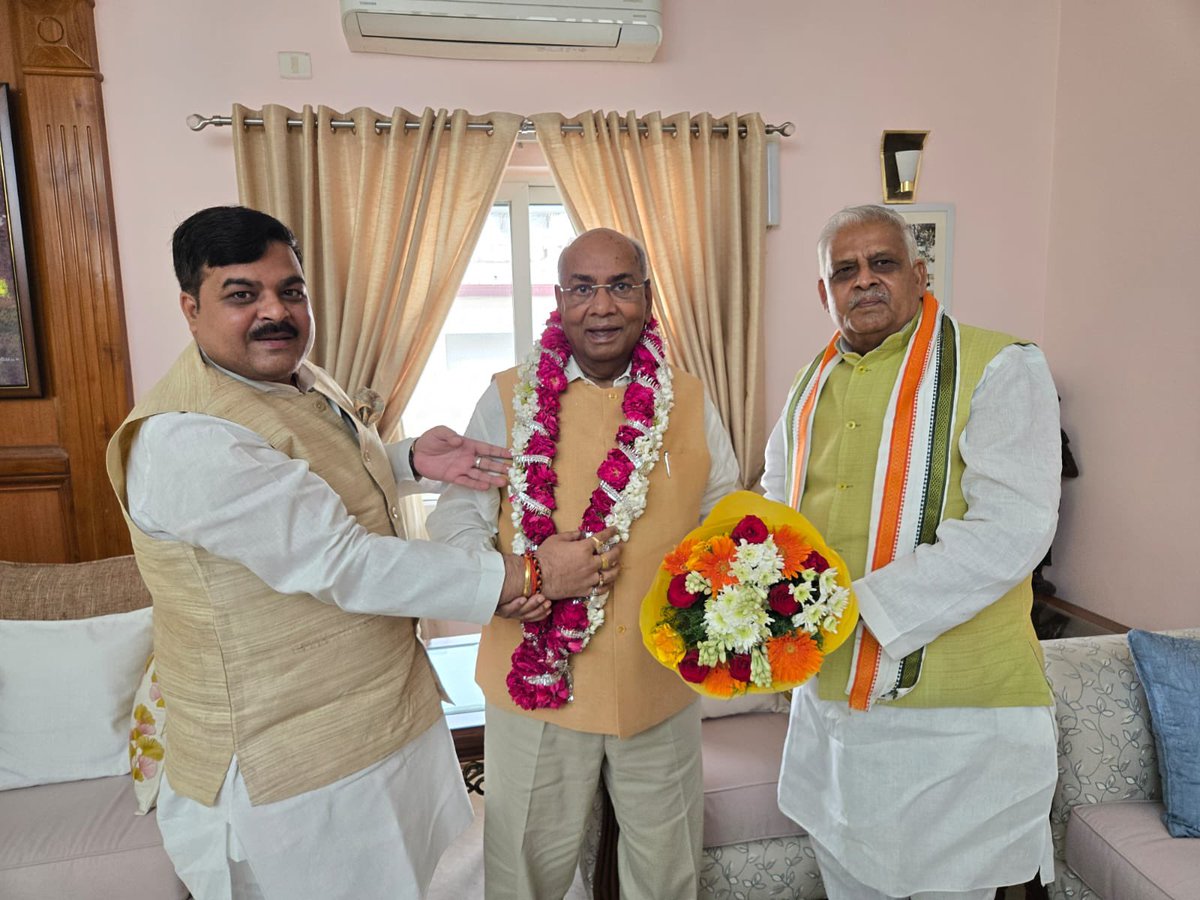 Dr. U S Awasthi (@drusawasthi) on Twitter photo देश के वरिष्ठ सहकारी नेता सहकारी रत्न से सम्मानित श्री वीर प्रताप सिंह और उत्तर प्रदेश के युवा सहकारी बंधु श्री अंकित सिंह परिहार <a href="/AnkitParihar9/">Er. Ankit Parihar</a> ने आज घर पर मुलाक़ात करते हुए सम्मानित किया एवं शुभकामनाएँ दी। आपकी हृदय पूर्ण शुभकामनाओं के लिए बहुत बहुत धन्यवाद। देश के वरिष्ठ सहकारी नेता सहकारी रत्न से सम्मानित श्री वीर प्रताप सिंह और उत्तर प्रदेश के युवा सहकारी बंधु श्री अंकित सिंह परिहार <a href="/AnkitParihar9/">Er. Ankit Parihar</a> ने आज घर पर मुलाक़ात करते हुए सम्मानित किया एवं शुभकामनाएँ दी। आपकी हृदय पूर्ण शुभकामनाओं के लिए बहुत बहुत धन्यवाद।