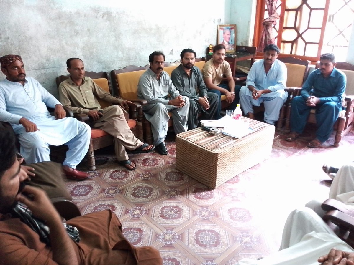 Sindh United Party - SUP (@sup_sindh) on Twitter photo ڪنري تعلقي جي مختلف پارٽين جي اڳواڻن رمضان جوڻيجو، پير بخش گشڪوري،
ايڊوڪيٽ عرفان خاصخيلي، عبدالملڪ چانڊيو، مينڌرو ڀيل، نارو ڀيل ۽ ٻيا سيد جلال محمود شاھ، سيد زين شاھ ۽ سنڌ يونائيٽيڊ پارٽي جي قيادت تي اعتماد ڪندي 50 ساٿين سميت سنڌ يونائيٽيڊ پارٽي ۾ شموليت اختيار ڪري ڇڏي.
#JoinSUP ڪنري تعلقي جي مختلف پارٽين جي اڳواڻن رمضان جوڻيجو، پير بخش گشڪوري،
ايڊوڪيٽ عرفان خاصخيلي، عبدالملڪ چانڊيو، مينڌرو ڀيل، نارو ڀيل ۽ ٻيا سيد جلال محمود شاھ، سيد زين شاھ ۽ سنڌ يونائيٽيڊ پارٽي جي قيادت تي اعتماد ڪندي 50 ساٿين سميت سنڌ يونائيٽيڊ پارٽي ۾ شموليت اختيار ڪري ڇڏي.
#JoinSUP