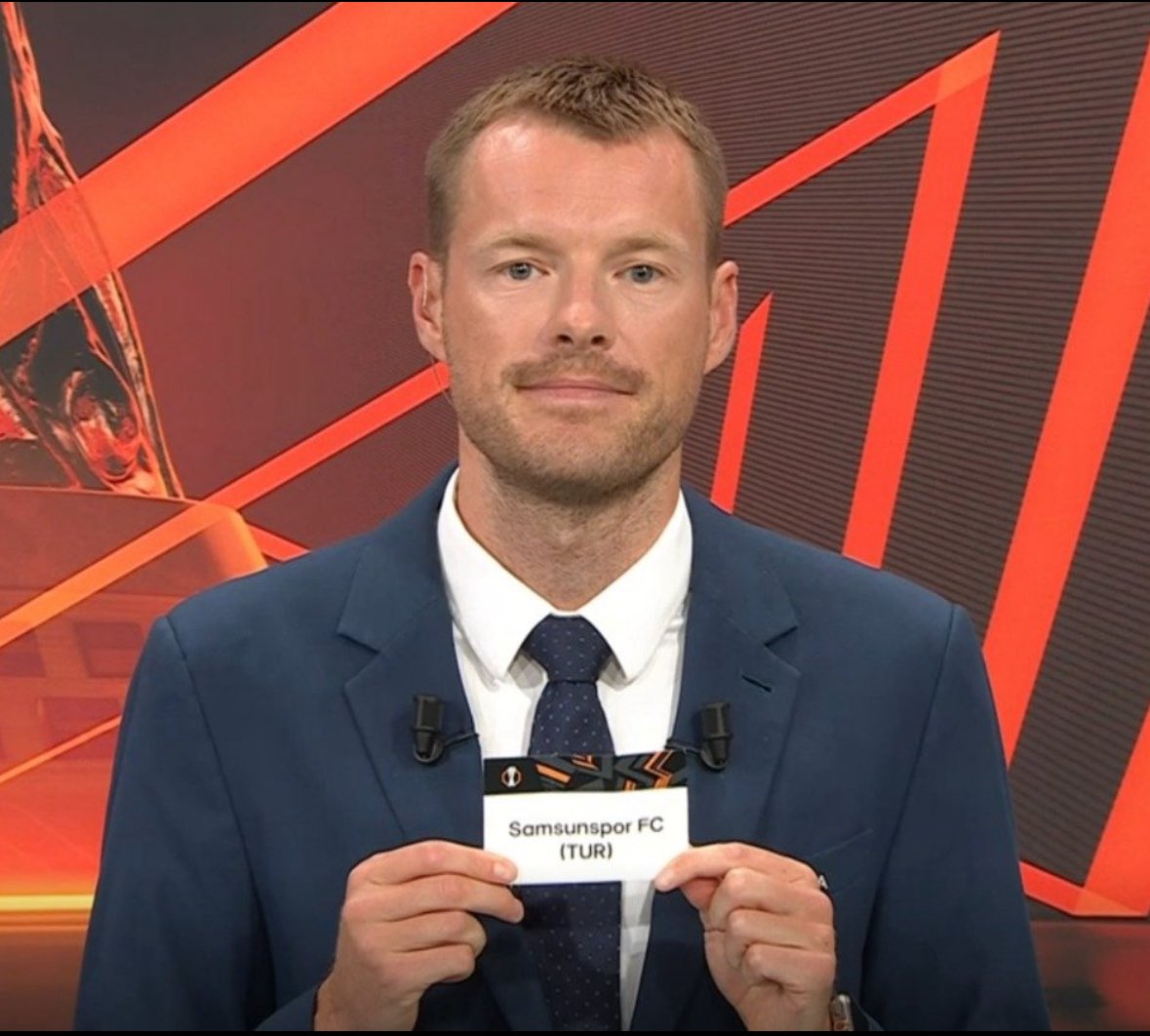 En zor rakibi seçsek de şu platformda şehrimizin takımını görmek her şeye değer. Şimdi sıra yönetimde, sonra taraftarda! #Samsunspor