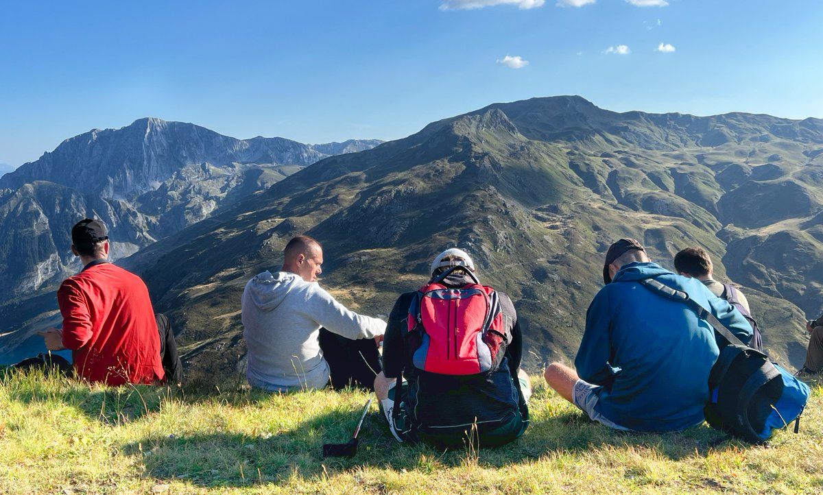 Facing Albania from Kosovo.