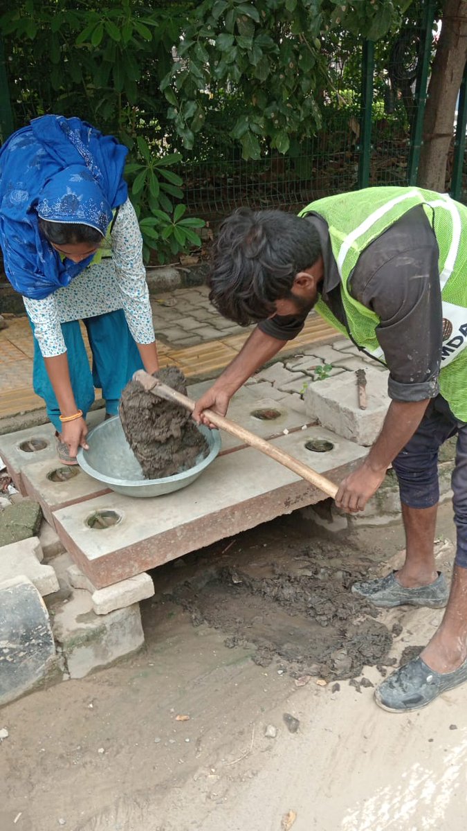 ““GMDA on ground! Road gully cleaning across Gurugram to ensure better drainage &amp; safe traffic movement this monsoon. #UrbanInfrastructure #Gurugram #GMDAInAction #MonsoonReady