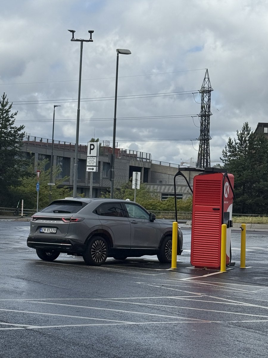 You know it’s gonna be a good day when you spot a Honda e:Ny1