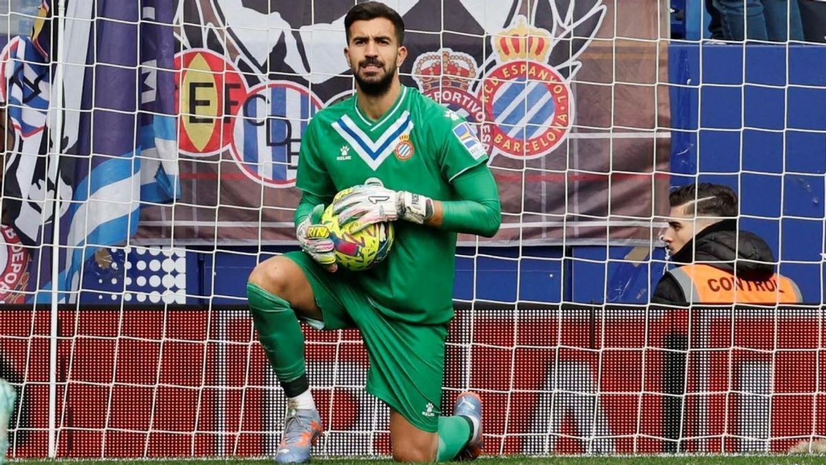 Informa Segunda (@informasegunda) on Twitter photo ℹ️ El <a href="/realmurciacfsad/">Real Murcia CF</a> habría preguntado por Fernando Pacheco.
El meta quedó libre tras rescindir su vinculación y es una opción para la meta grana, aunque complicada debido al interés de otros clubes como el <a href="/RealZaragoza/">Real Zaragoza</a>.
📰: <a href="/ORMdeportes/">ORM Deportes</a> ℹ️ El <a href="/realmurciacfsad/">Real Murcia CF</a> habría preguntado por Fernando Pacheco.
El meta quedó libre tras rescindir su vinculación y es una opción para la meta grana, aunque complicada debido al interés de otros clubes como el <a href="/RealZaragoza/">Real Zaragoza</a>.
📰: <a href="/ORMdeportes/">ORM Deportes</a>