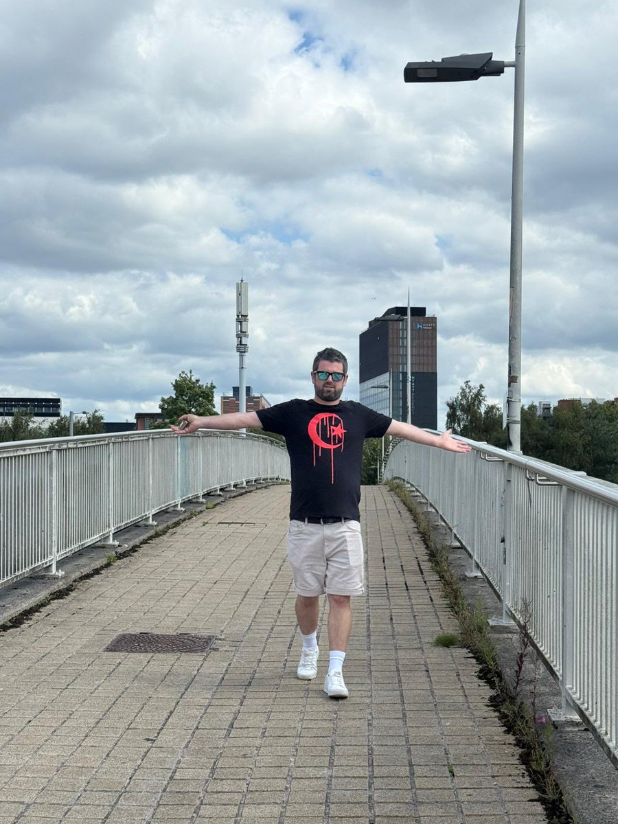 FatWhiteMod's tweet image. Ooooooh Manchester, so much to answer for.