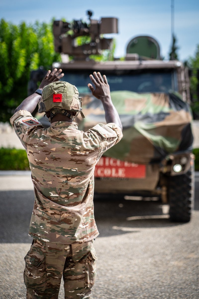 CDC1REG's tweet image. 📷 La 2e Compagnie s'entraîne avec son équipement majeur !

Au programme : roulage de jour et de nuit, sur tous les terrains, isolé ou en formation.

Une formation rondement menée qui fournira de nouveaux pilotes aguerris pour les engagements futurs.

#1reg #formation  #griffon