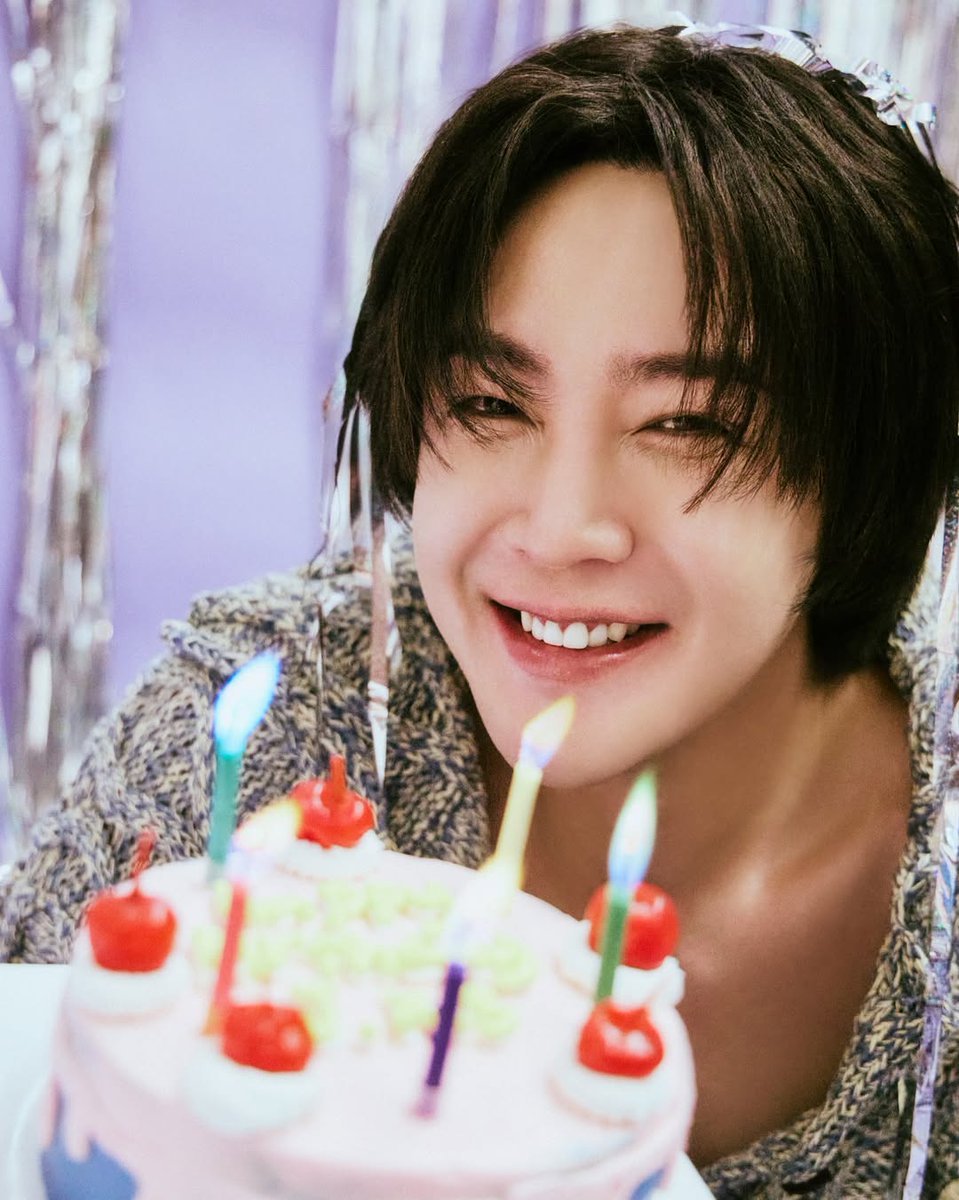 Kkorepo's tweet photo. #チャン・グンソク、少年のように嬉しそうな笑顔…「Happy Keunsuk’s Day」（動画あり） 
#チャングンソク  
🔗https://t.co/VYKoCRZJz2 https://t.co/HRBYlniZyy