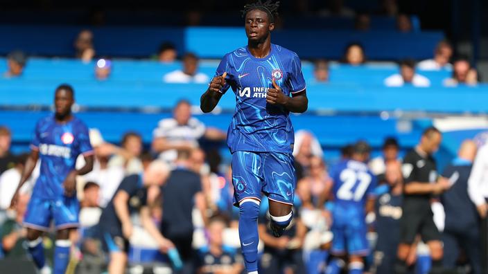 🧵🚨 Breaking: Burnley have reached an agreement to sign Lesley Ugochukwu from Chelsea on a permanent deal.

Still just 21, this could be one of the smartest signings of the summer.

Powerful, press-resistant, and Premier League-proven.

#BurnleyFC #Transfers #TwitterClarets