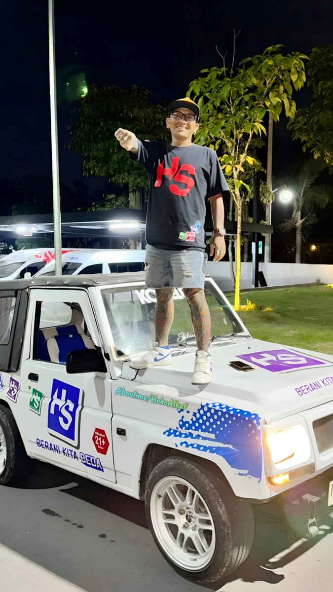 HohoAlkaf's tweet image. Ketika menjadi berbeda itu bukan soal gaya semata, tetapi sikap dan dampak.
Dari komunitas lokal hingga gerakan nyata, HS Community hadir sebagai simbol keberanian untuk berkarya dan memimpin.

#BeraniKitaBeda #HSCommunity #InovasiDesa #Leadership #OnePiece #Papua #HohoAlkaf