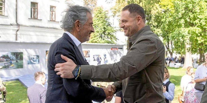 Andriy Yermak (@andriyyermak) on Twitter photo Together with <a href="/BHL/">Bernard-Henri Lévy</a>, we wrote a powerful op-ed in Le Point.
Ukraine is not a “flawed democracy at war.” It is a democracy that learns, reforms, corrects mistakes — and moves forward under fire.
Read the piece in Le Point: lepoint.fr/monde/inventio…
A few facts :
1. Over 170 Together with <a href="/BHL/">Bernard-Henri Lévy</a>, we wrote a powerful op-ed in Le Point.
Ukraine is not a “flawed democracy at war.” It is a democracy that learns, reforms, corrects mistakes — and moves forward under fire.
Read the piece in Le Point: lepoint.fr/monde/inventio…
A few facts :
1. Over 170