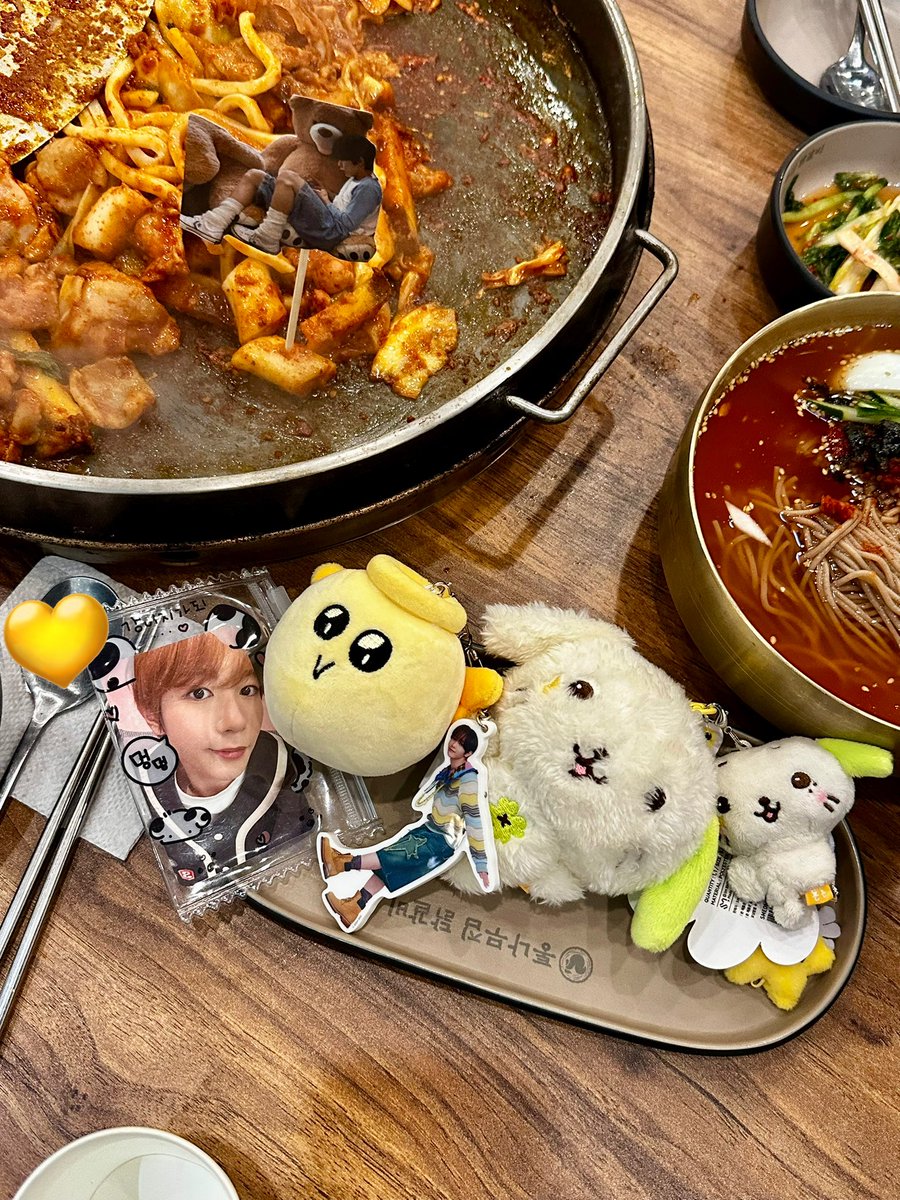 𝘊𝘩𝘶𝘳𝘳💘 tweet media