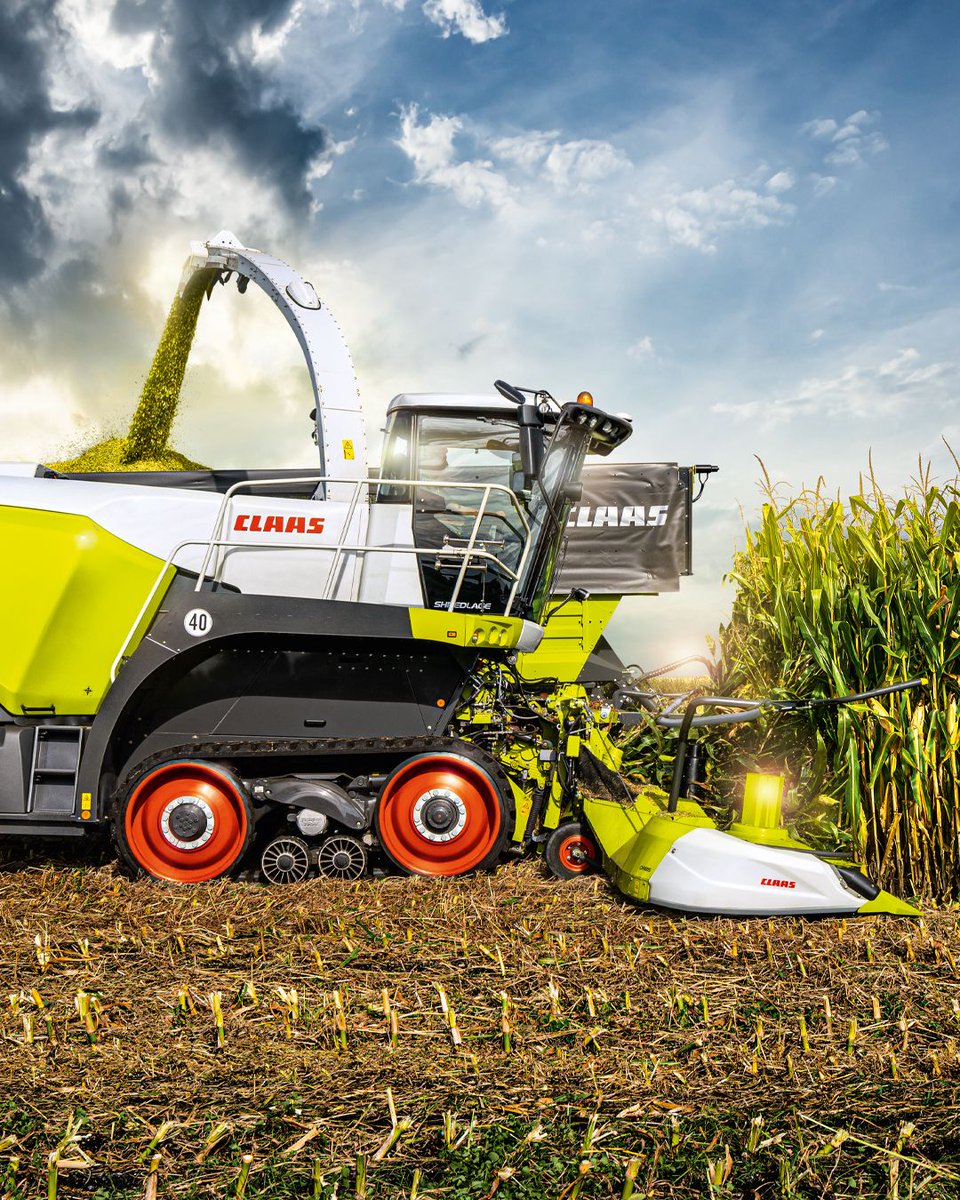 As surefooted as it is powerful, the CLAAS JAGUAR 900 TERRA TRAC provides serious traction for heavy-duty work while helping reduce soil compaction — all without sacrificing speed or comfort. Call us today at +1 844-773-7160