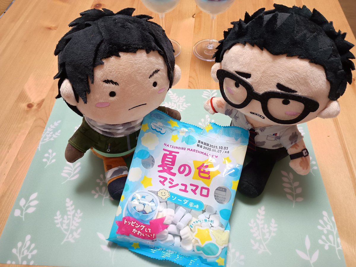 今年のD●ISOさんには従来のブルーハワイ(青)シロップに加えてぶどう(紫)シロップが買えるようになったので、ジェイドワ概念スイーツが沢山作れるようになりました やったぜ