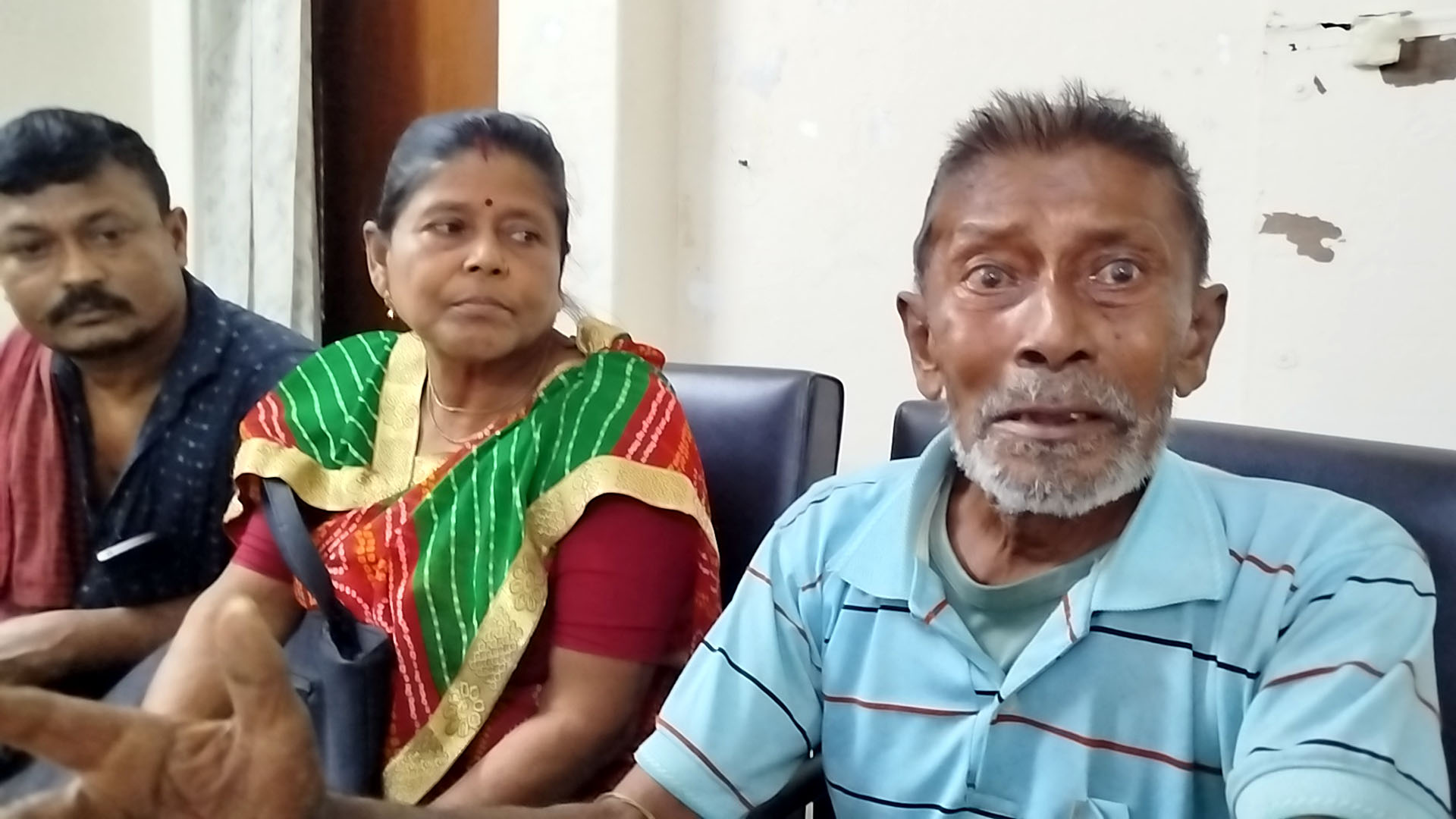 নড়াইলে প্রতারণা করে প্রতিবন্ধী কমলের জমি হাতিয়ে নেওয়ার অভিযোগ