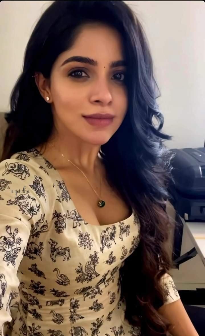 Sugandha Sharma (@queensugandha) on Twitter photo "рдореЛрд╣рдмреНрдмрдд рддрдм рдЦреВрдмрд╕реВрд░рдд рд╣реЛрддреА рд╣реИ рдЬрдм рд╡реЛ рдЗрдЬрд╝реНрдЬрд╝рдд рдХреЗ рд╕рд╛рде рдирд┐рднрд╛рдИ рдЬрд╛рдП,
рдмрд┐рдирд╛ рдХрд┐рд╕реА рджрд┐рдЦрд╛рд╡реЗ рдФрд░ рд╢рд░реНрддреЛрдВ рдХреЗред" ЁЯМ┐
#рд╕реБрдордзреБрд░_рд╕рд╛рдВрдЭ
#рд╕реБрдЧрдВрдзрд╛
#рд╣рд░_рд╣рд░_рдорд╣рд╛рджреЗрд╡
#реР "рдореЛрд╣рдмреНрдмрдд рддрдм рдЦреВрдмрд╕реВрд░рдд рд╣реЛрддреА рд╣реИ рдЬрдм рд╡реЛ рдЗрдЬрд╝реНрдЬрд╝рдд рдХреЗ рд╕рд╛рде рдирд┐рднрд╛рдИ рдЬрд╛рдП,
рдмрд┐рдирд╛ рдХрд┐рд╕реА рджрд┐рдЦрд╛рд╡реЗ рдФрд░ рд╢рд░реНрддреЛрдВ рдХреЗред" ЁЯМ┐
#рд╕реБрдордзреБрд░_рд╕рд╛рдВрдЭ
#рд╕реБрдЧрдВрдзрд╛
#рд╣рд░_рд╣рд░_рдорд╣рд╛рджреЗрд╡
#реР