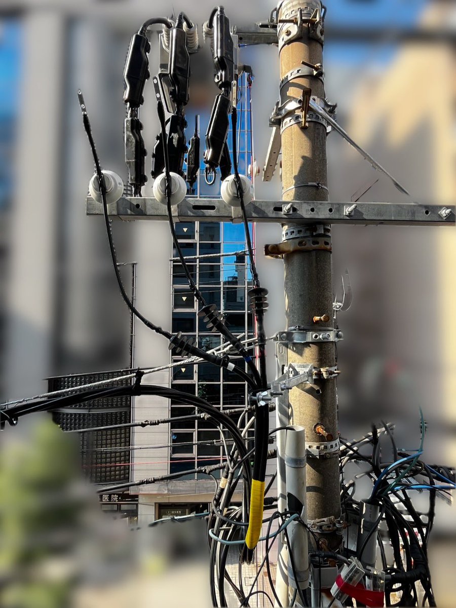 本日は3件の高圧ケーブル工事を完工してくれました。
毎日暑い中お疲れ様です！
