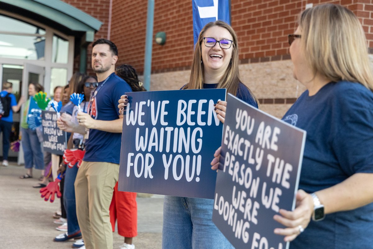 Welcome Week is here! From August 4–8, we're celebrating the return of our incredible staff and the start of a new school year filled with opportunity, collaboration, and purpose.

Let’s get #Back2YourFuture.

#ElevateStafford #TeamStafford