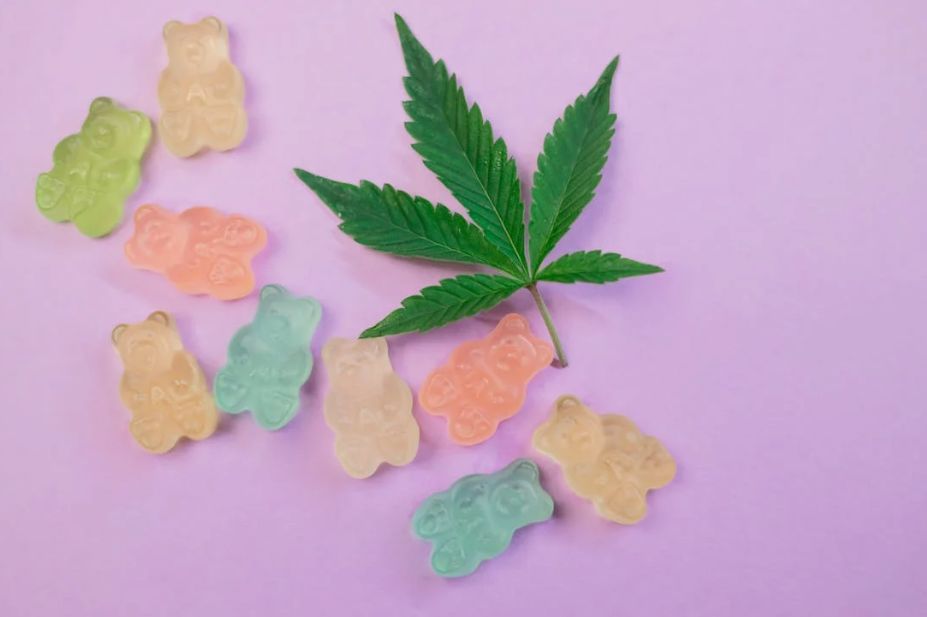 CannabisJrnl's tweet image. 🚨 CBD Gummy Study: Accuracy Issues & Hidden THC
A new study found 70% of CBD gummies had inaccurate CBD doses, & nearly 40% contained THC—often without consumer knowledge.
⚠️ Urgent need for stronger regulation and quality control in the CBD market.
🔗 liebertpub.com/doi/10.1089/ca…