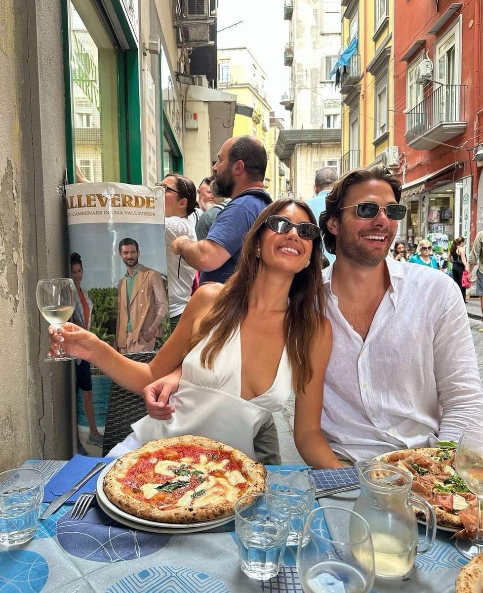 yslgirlx's tweet image. Me and him, someday in italy 🇮🇹❤️