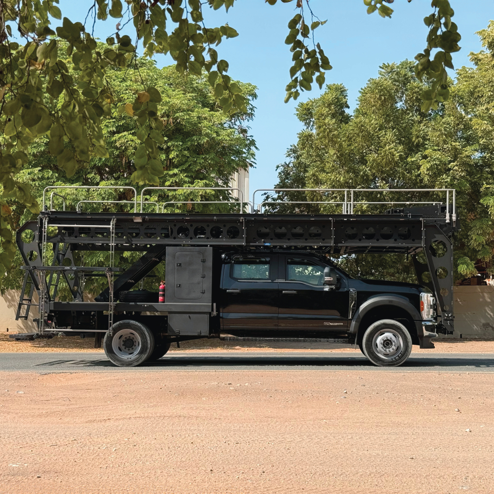 TagDynamics's tweet image. With modular design, reinforced guardrails, and non-slip surfaces, it’s built for safety, speed, and adaptability.

Based on the rugged Ford F-550 chassis and armored for mission-critical operations - the TAG Dynamics Ramp System delivers secure elevated access.

#tagdynamics