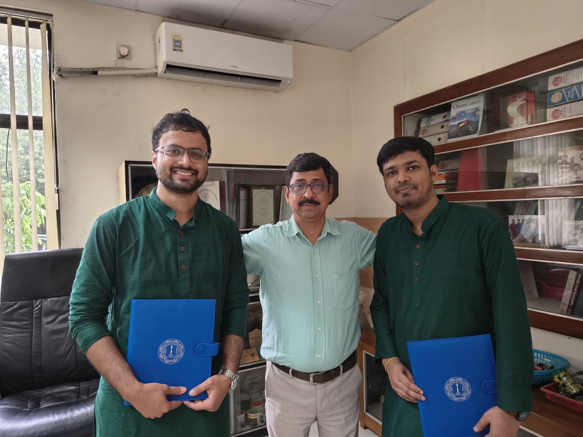 PGLab_IACS's tweet image. #21 and #22 PhD graduates from the group….. Congratulations to @SubalChem and @sourav_spch_30 …. Enjoy the moment and All the best for future endeavours!!!🤟🏻🎉🎉