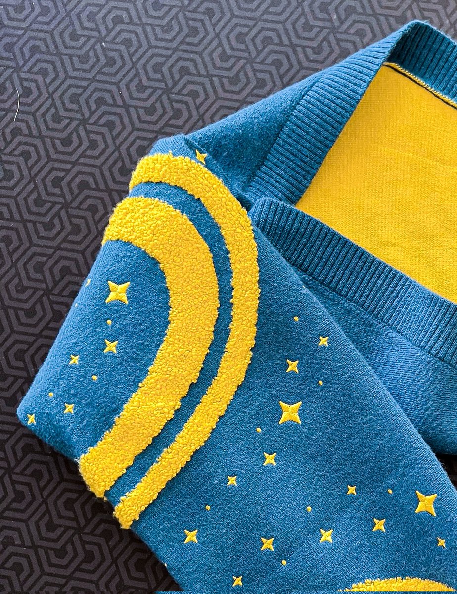 sneaky peeks ✨️👀 full view on discord!!